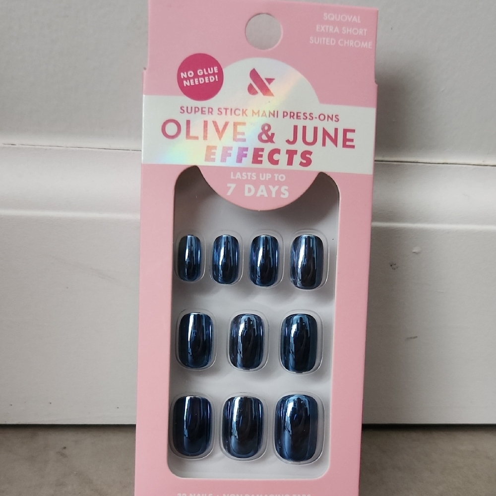 🌸3 For $18🌸 Olive & June Press-On Nails Short Squoval - Blue Mirror Shine